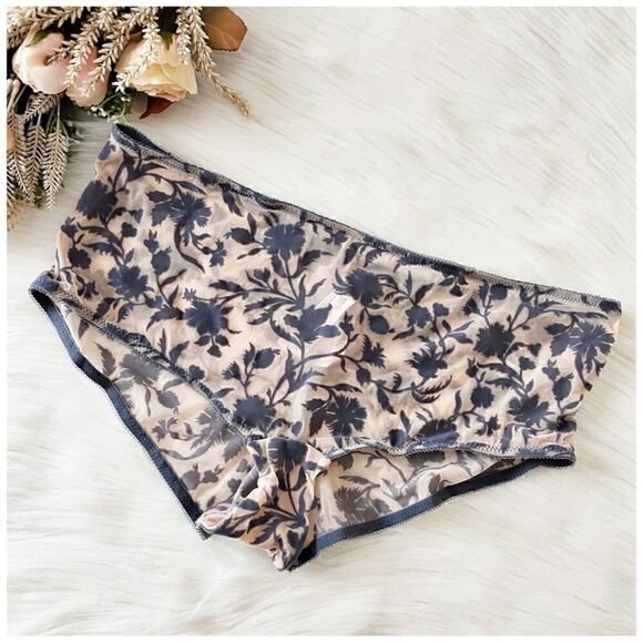 Victoria's Secret Other - NWT Victoria’s Secret The Very Sexy Velvet Floral Print Shortie Size L